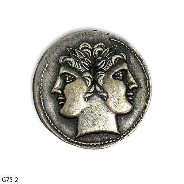 古代ギリシャコインのレプリカです。燻しや曇り方や傷がリアルです。直径27.1ｍｍ　厚み4.3ｍｍ真鍮製に銀メッキで重量は14.5ｇ前後です。画像は見本となります。