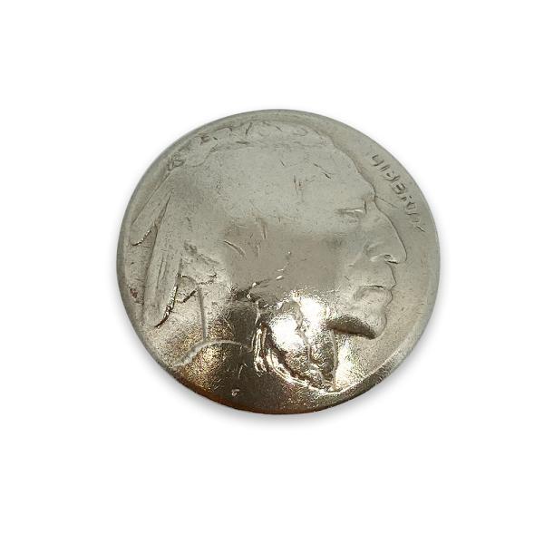 本物の５セント玉使用。ニッケル製。表がインディアン柄、裏はバッファロー柄、ねじ式です。大きさ(約)　直径20ｍｍ弱　ねじを締めた時の全高　8.6mmねじの大きさ(約)　頭6.8mm　全高4.7mm重量(約)　6g本物の硬貨を使用しているため...