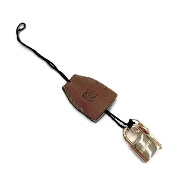 ロエベ LOEWE カデナ 南京錠 カギ チャーム パドロック レザー