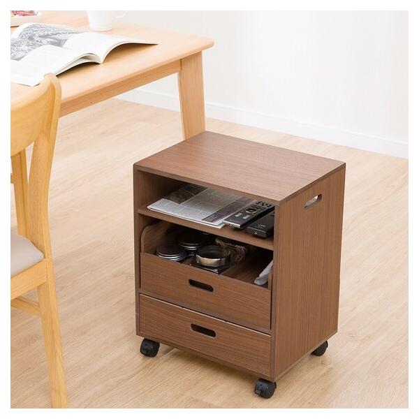 リモコンやタブレット、ティッシュ、雑誌などが散らからない部屋をつくるマルチワゴン。●リビングやダイニングで散らかりがちな小物をまとめて収納。●テーブル下に収まり、場所をとらず邪魔になりにくいです。●2段の引出し付きで、整理整頓して収納できま...