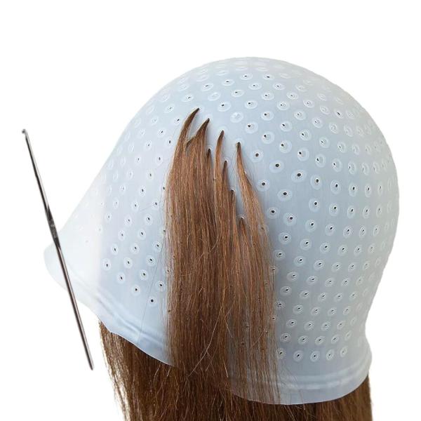 ・穴あき済みで手間なし　すぐに使い始められます！・セルフカラーやハイライトを簡単に楽しむための、シリコン製のカラーリングキャップです。・髪を選んで染めたい部分を抜き取るだけで、プロのような仕上がりを実現します。使用方法1.キャップをかぶり、...