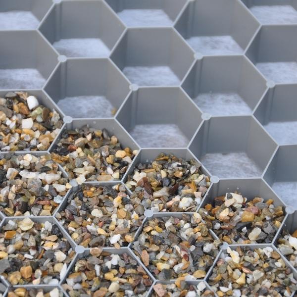 砂利舗装材 敷き 安定材 グラベルフィックスプロ 1176 764 32mm 駐車場 駐輪場に 10枚セット 約9平米 Yamachi 001 10 建材プロショップdecks 通販 Yahoo ショッピング