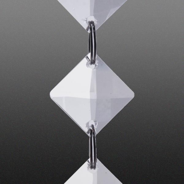 クリスタルカーテンやビーズカーテン、サンキャッチャーに最適なシャンデリアパーツです。お部屋や店頭のデコレーションアイテムに最適なアイテムを訳あってお安くご提供しています。ノークレーム、ノーリターンでお願い致します。●規格サイズ粒素材：ガラス...