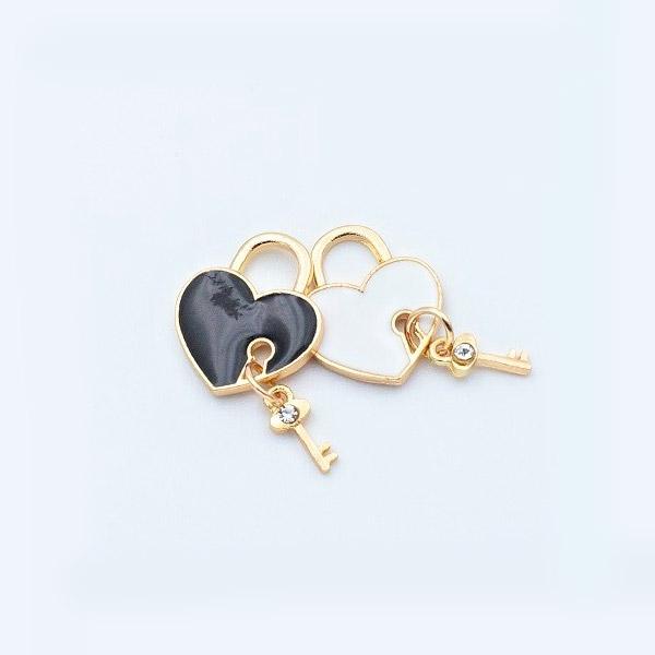 ハートの錠前(錠と鍵)☆かわいいアンティークチャーム エナメル ロック