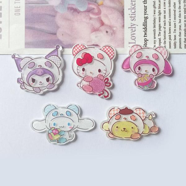 何故かパンダをかぶった動物さんたちのセットです！でもパンダもかわいいし、かぶっている動物さんたちもみんなかわいい…♪薄めのアクリル製で、貼り付けにぴったり♪それぞれ形は異なるため、サイズは1つのものを代表として掲載しております。全5種類で1...