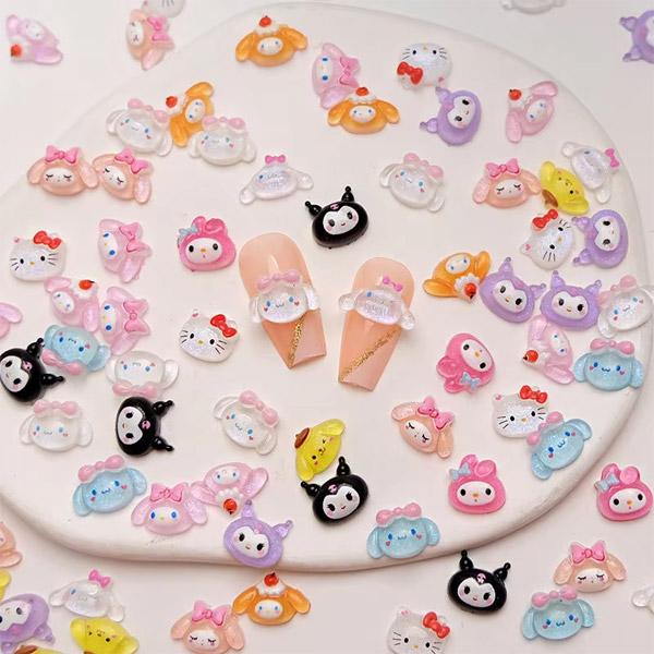 様々な動物がモチーフのパーツです！全12種類。こちらはお顔のタイプです。いぬ、ねこ、うさぎ…などでしょうか？小さめでネイルサイズ。もちろんネイル以外にもお使いいただけます♪裏側は空白になっているので、基本的には貼り付けて使うパーツとなります...