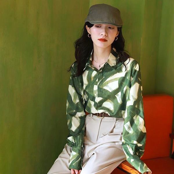 ✨美品✨アルベロベロ 総柄 ブラウス カットソー グリーン　36 ✨美品✨アルベロベロ 総柄 ブラウス カットソー グリーン 36