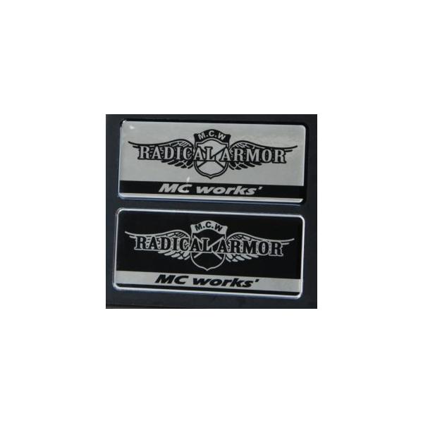 MCワークスのMETALLIC POTTING STICKER立体感のあるメタリックステッカー。シルバーベース、ブラックベースサイズ　　50ｍｍ×120ｍｍ　　