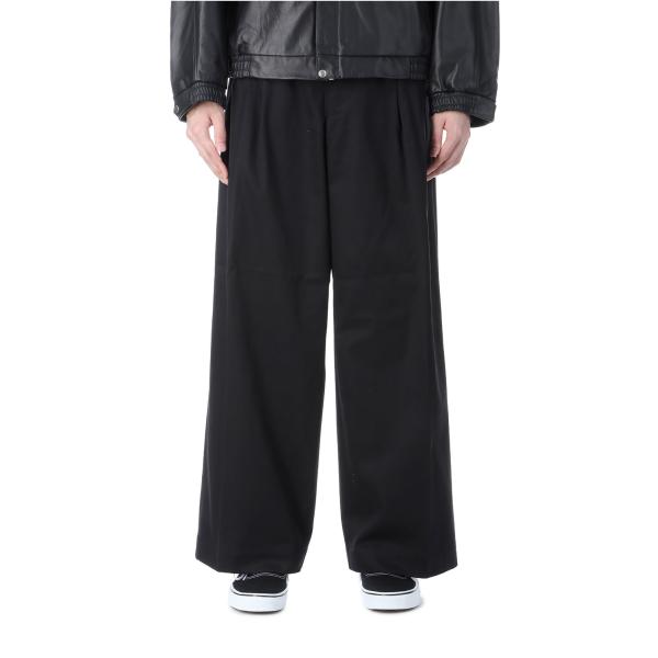universal products ワイドチノ　2 2TUCK WIDE CHINO TROUSERS - BLACK (253-60502) Universal