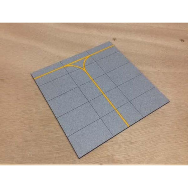 1/200軍用機を場所を選ばす駐機して展示できる新しいジオラマ板です。今回は自衛隊某基地風デザインです！・駐機場部分は、単色塗り ではなく「チラシ」という塗装法を用い、コンクリートのつぶつぶ感を表現。目地の筋等印刷物では再現できない。建築模...