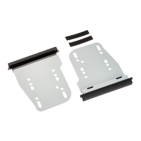 スズキ SUZUKI純正部品 200mmサイズに180mmナビをつける際の