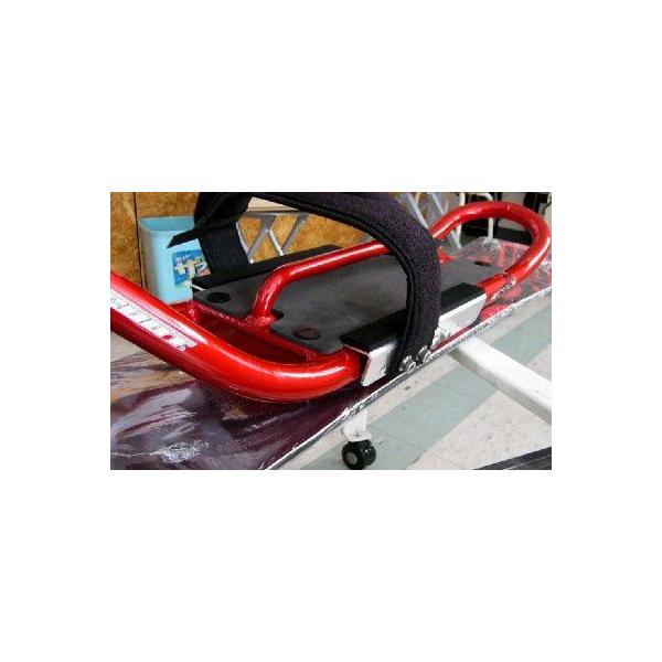 スノースクートをより簡単、確実にエッジへ荷重する為のアイテムです。デッキ幅は、ノーマルの180cm〜245cmにUP！足が入れやすいのはもちろん、足元が安定するので荒れた雪面や、パウダーもGOOD、より エッジに加重でき切れのあるカービング...