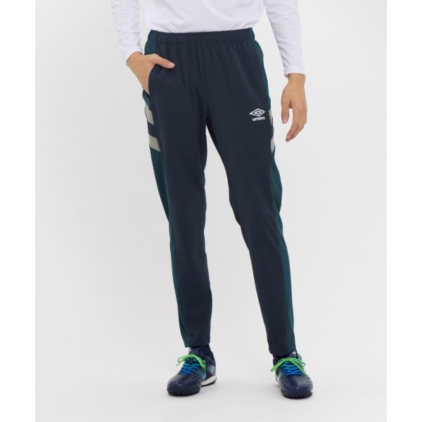 【THE THIRD by UMBRO】「自由に、そして大胆に」ホーム・アウェイとは違う、型に縛られない3RDユニフォームをコンセプトにしたコレクション。着心地の良さを実現した吸汗性と肌触りに優れたウォームアップパンツ。プレーでも移動時でも...