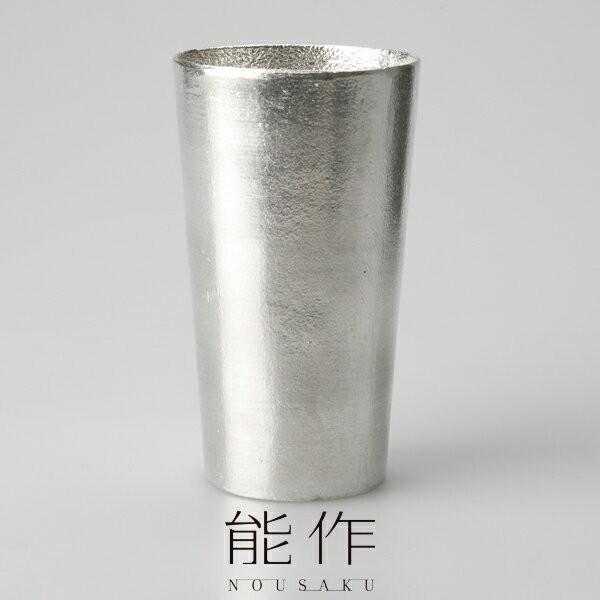 ビールの味が際立つ本錫のビアカップ。富山県高岡市の伝統産業である「鋳物」の加工技術で培われた鋳造技術をもとに、錫(100%)を用いて製作しています。錫はイオン効果が高く、水を浄化し飲み物をまろやかにするといわれています。錫は、古くから「錫の...