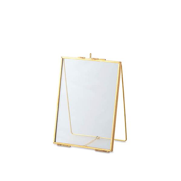 規格:W13 D8.5(1) H19本体サイズ(チェーン・金具なし)：W12.8 D0.6 H17.6ガラス/ブラス/アイアン原産国:中国品番:22612備考: ・はがきサイズ※画像はイメージです。※パッケージ、仕様、品番などの変更が予告な...