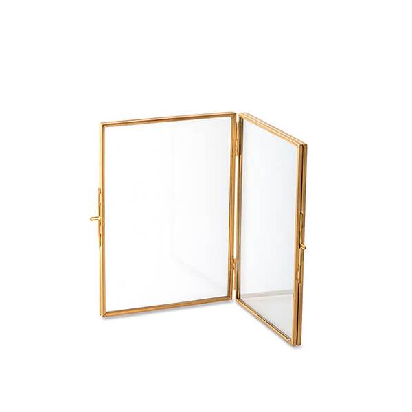 規格:W28 D0.6 H17.5本体サイズ(チェーン・金具なし・片面のみ)：W12.8 D0.6 H17.6ガラス/ブラス/アイアン原産国:中国品番:22614備考: ・はがきサイズ※画像はイメージです。※パッケージ、仕様、品番などの変更...