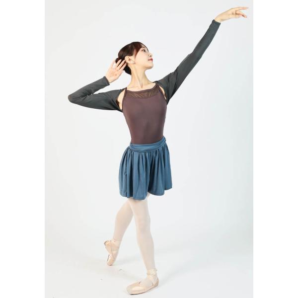 dessus-y_1102-04514aw_4_d_20251029182827