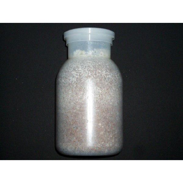 ◎使用方法：フタをあけ表面のオガを肩の部分まで取り除き　スプーン等で真中辺りまで堀り幼虫と食痕を一緒に入れて　フタをして下さい。◎用途：各種オオクワやヒラタ等の初2令幼虫や3令♀用◎1ケース20本入り◎5月中旬〜10月の高温期はクール発送の...