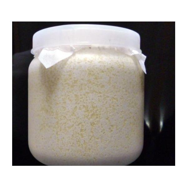 ◎菌糸のケース注文は工場直送のゆうパックにて　お届させて頂きます。◎使用方法：フタをあけ表面のオガを肩の部分まで取り除き　スプーン等で真中辺りまで堀り幼虫と食痕を一緒に入れて　フタをして下さい。◎用途：ウッディ・ボーリン等の3令オス用◎カワ...