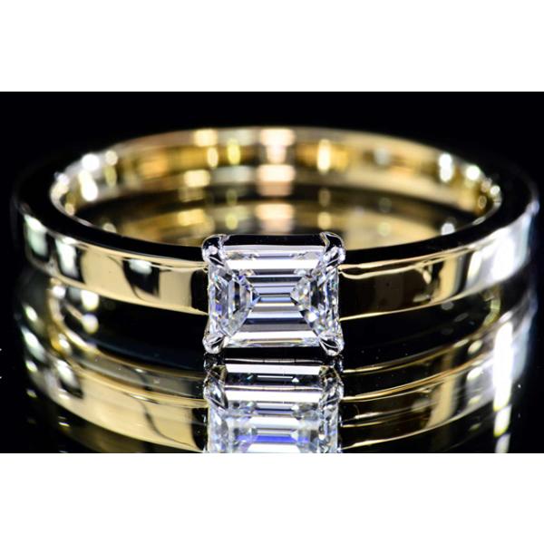 K18＊ネオン感あふれるエメラルド＆ダイヤリングになります K18＊ネオン感あふれるエメラルド＆ダイヤリングになります