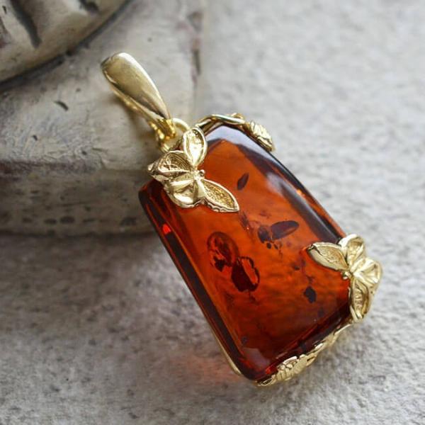 天然琥珀ペンダント チェリーアンバー蝶々デザインペンダント バルト海の琥珀 シルバー925にk14コーティング バルティックアンバー天然石アクセサリー Buyee Buyee 日本の通販商品 オークションの代理入札 代理購入