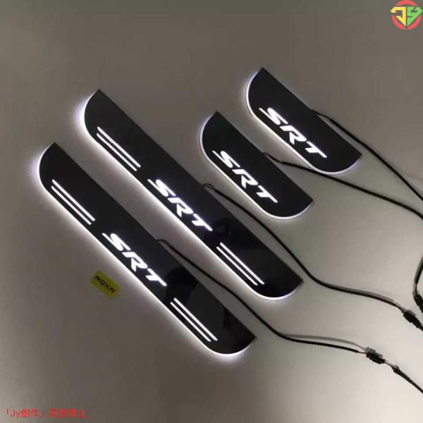 4枚セット SRT LEDドアシルプロテクター スカッフプレート 白 チャージャー チャレンジャー グランドチェロキー クライスラー300