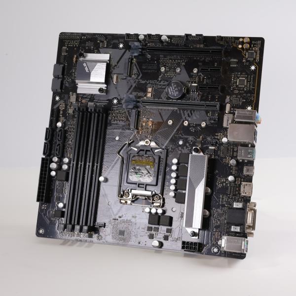 ASUSのmicroATXマザーボード、PRIME H370M-PLUSが中古で入荷しました。。動作未確認の為、ジャンク品としての現状販売となります。動作しないものとお考えください。返品・キャンセルはお受け出来ません。本体に軽微な傷、汚れ等...