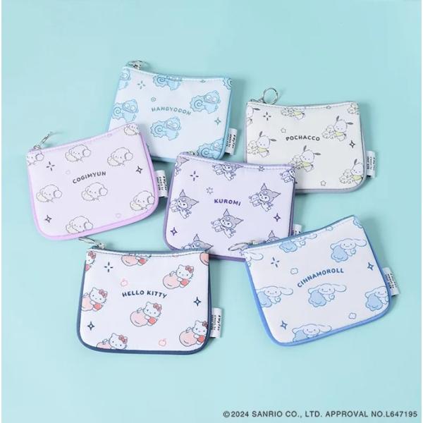 ほっぺがつぶれるほどむぎゅっとくっついているアートが可愛い！フラワーリング限定デザインのアイテムが登場。ふっくらとした風合いが可愛らしいポーチ。ものを取り出すたびに気分が上がります♪万能に使えるサイズ感で、小物やコスメなど細かいものをまとめ...