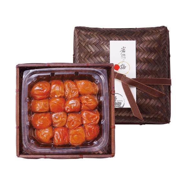 果肉の柔らかい大粒の南高梅をたっぷりの蜂蜜で漬け込んだ、しっかりと甘口で、口に入れるとフルーティな甘さが広がります。塩分は3%と低く、まるでスイーツのような味わい。あと味すっきりの人気の「はちみつ梅干し」です。竹籠入り特選紀州産南高梅をナチ...