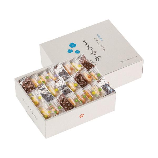 濃尾平野から湧き出る天然水を使用して作りましたおかきのギフトです。味はあっさり塩味、甘辛醤油味、欧風味の3種類のアソートです。■おかき個包装(塩味・甘辛醤油味・欧風味)280g■箱サイズ:30×24.5×9.5cm【用途】引出物 結婚祝 出...