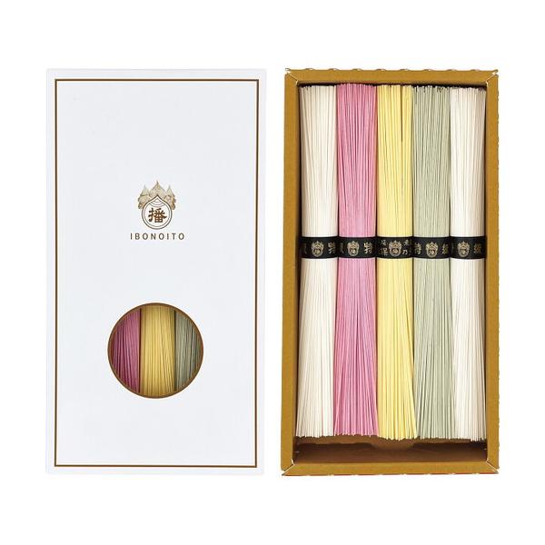 色彩、風味豊かな素麺。食卓を華やかに演出するひと品です。■手延素麺揖保乃糸(特級品)白麺50g×2、手延素麺揖保乃糸(特級品)赤しそ・かぼちゃ・抹茶50g×各1■箱サイズ:11.5×21.5×3【用途】引出物 結婚祝 出産祝 仏事 快気 新...