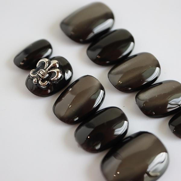 ネイルチップ 大人ボーダーパールビジュー ショートからレギュラーオーバルまで長さが選べるデザインつけ爪 サイズオーダー ハンドメイド A134 Dinaネイル 通販 Yahoo ショッピング