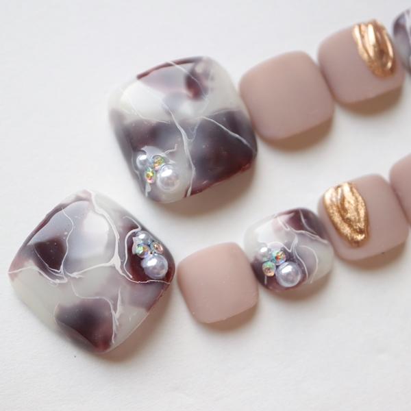 【フットネイル】ふわふわニュアンス フットネイルチップ フットネイル ニュアンス 奥行き 夏 ミラー p110 - Ruru nail