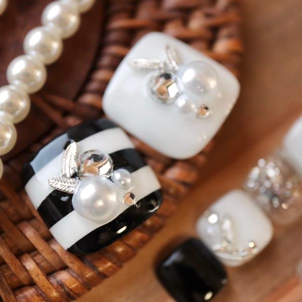 フットネイルチップ モノトーン大人ボーダー 足用 サイズオーダー ハンドメイド つけ爪 ペディキュア P72 Dinaネイル 通販 Yahoo ショッピング