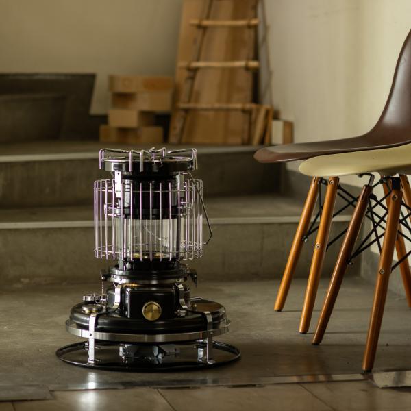 Aladdin/アラジン 石油ストーブ「ブルーフレーム クッカー」 ブラック 季節家電 生活家電 暖房器具 ヒーター  爆買 ディノス dinos 人気 おしゃれ暖房器具＋煮炊きの調理にも活躍する石油ストーブ兼コンロです。一度の給油で約18...