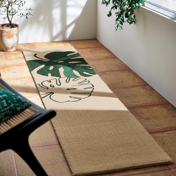 モンステラ柄キッチンマット約55×180cmの魅力とは？