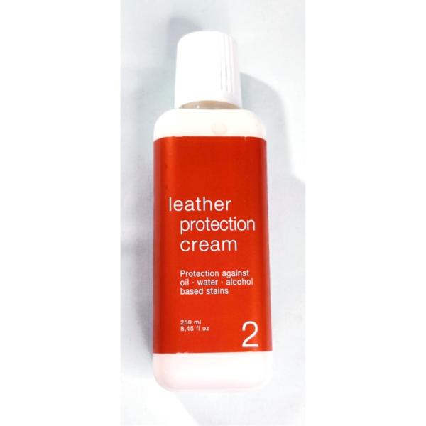 レザーマスター プロテクションクリーム 250ml Leather MASTER protection cream をご紹介します。EU版パッケージです。沖縄離島は+10日、別途800円かかります。プロテクションクリームは革に必要な栄養を与...