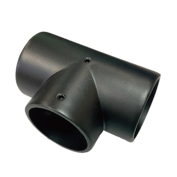 パイプ接続などの継手金具 パイプ回転止め用ネジ付 注意 オールステンレスパイプなどの硬いパイプには止めネジが効きません 材質 亜鉛ダイカスト 仕上 黒塗装 【外装サイズ】32×52×42mm   【サイズ】 25mm 【カラー】 黒色 【重...