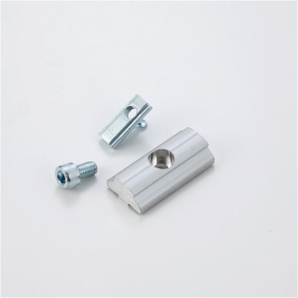 スクエアアルミパイプの溝を使用して、アルミジョイントセットを取付ける場合に使用します。    材質:アルミニウム(ボルト/ナット:スチール) 質量(g):30 セット内容:ACY-07A×1コ、ボルトM0610W×1コ、スプリングナットSN...