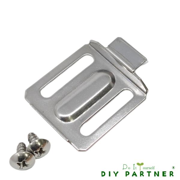 面付け持ち出し用のガイド（上用）材質・ステンレス製横３１．４ｍｍ・縦３４．２ｍｍ<br>ピッチ２０ｍｍ厚み約１ｍｍ公営住宅や集合住宅の持ち出しの網戸のガイドです。詳細サイズはお手数ですが写真にてご確認ください。※こちらの商品はメ...