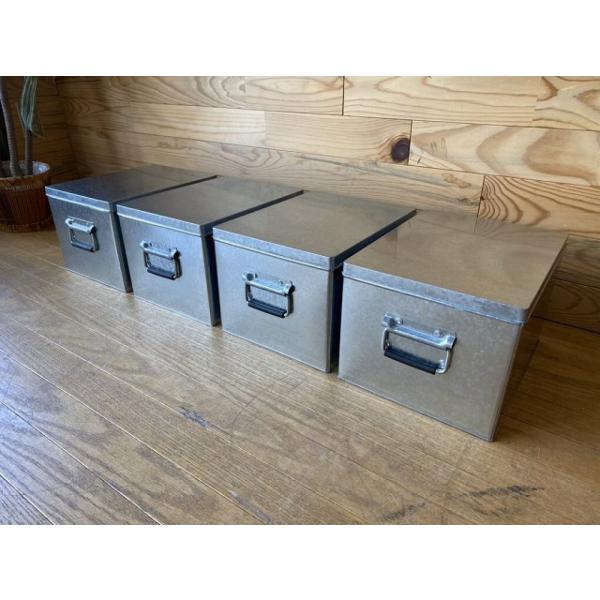 中古 無印良品 Muji トタンボックス フタ式 大 4個セット 収納 Box 持ち手付 幅255 奥行き330 高さ210のレビュー クチコミとして参考になる投稿3枚 Roomclip Item