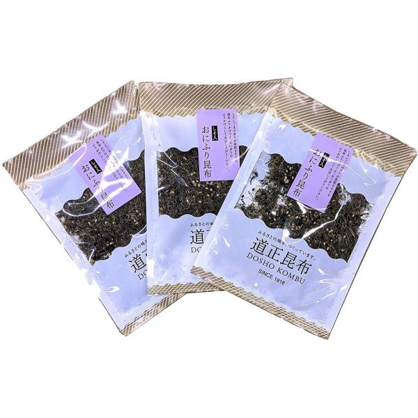 しそとごまの入った昆布ふりかけです。さわやかなしその香りと香ばしいゴマの風味が食欲をそそります。ご飯にのせたりおにぎりにまぶしたりしてお召し上がり下さい。