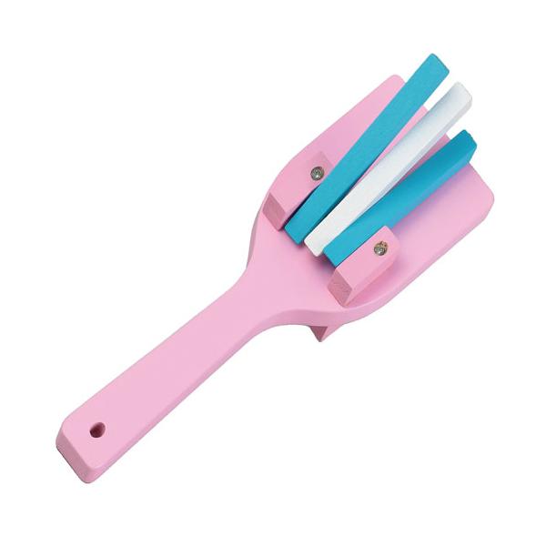 ●品番:019166●入数:１個●振るだけでパチパチと心地よい音が響く、両面タイプのカラーなるこです。●届いてすぐに使える、組立済・着色済の完成品です。●表裏どちらにも3連のバチが付いており、音の鳴りが抜群！ネジ止め加工で頑丈に仕上げられて...