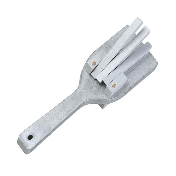 ●品番:019214●入数:１個●振るだけでパチパチと心地よい音が響く、両面タイプのカラーなるこです。●届いてすぐに使える、組立済・着色済の完成品です。●表裏どちらにも3連のバチが付いており、音の鳴りが抜群！ネジ止め加工で頑丈に仕上げられて...