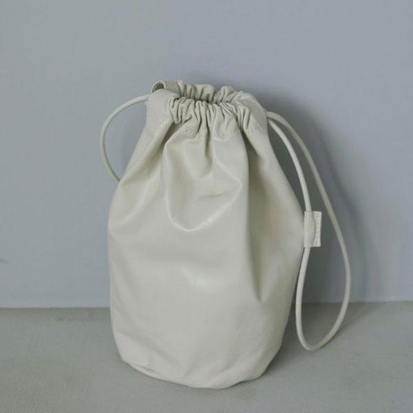 anuke アンヌーク 2025SpringSummer バッグ Leather Tube Bag anuke アンヌーク 2025SpringSummer バッグ Leather Tube Bag