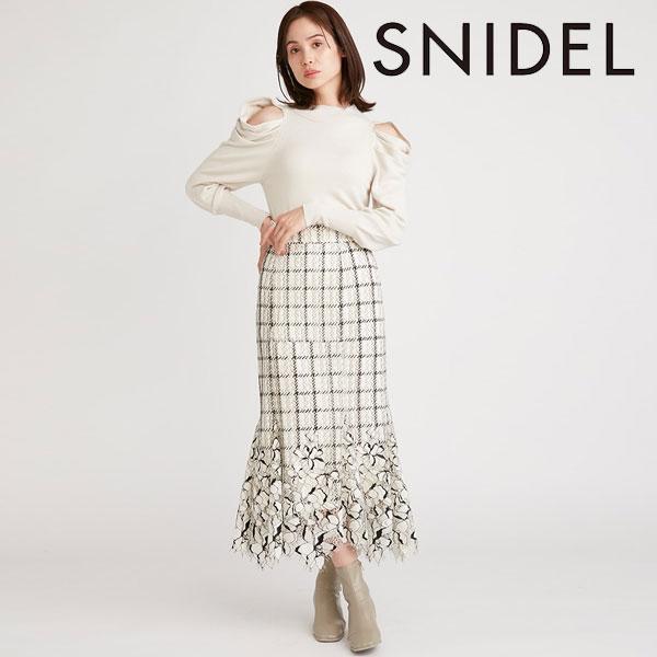 シャイニングゴールデン snidel＊今季花柄スカート - ミニスカート