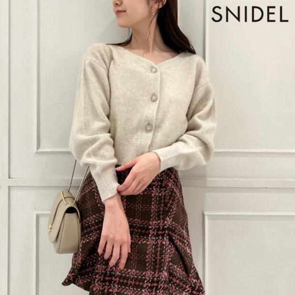 SNIDEL SALE50%OFF スナイデル トップス 24秋冬 ビジュー釦 SNIDEL SALE50%OFF スナイデル トップス 24秋冬 ビジュー釦