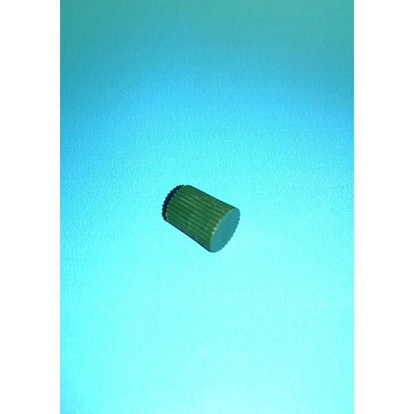 【特長】■型枠用コンパネの穴埋めに使用します。■入りやすく抜けにくいテーパー形状【仕様】材質：ポリプロピレン色：緑入り数：500個