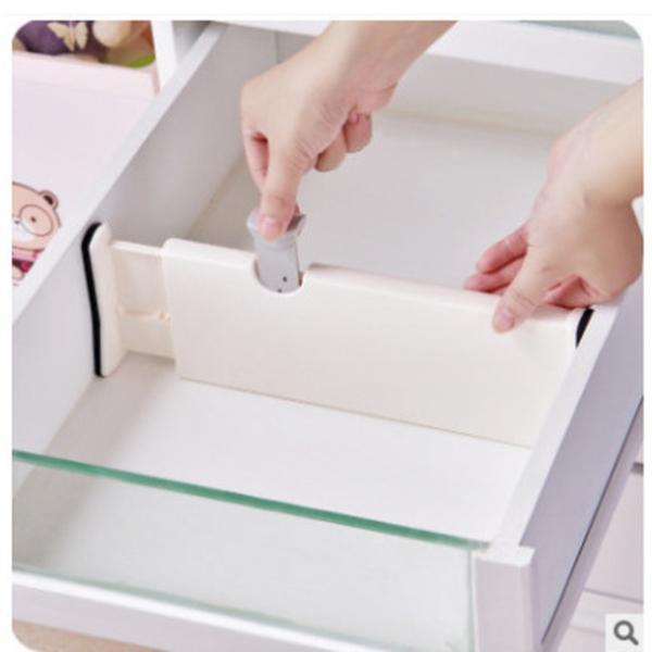 【引き出しがキレーになる！】ひきだしやタンス、食器棚など様々な場所で使える収納用しきり板です。自由な長さに調整ができるので、これ一つで万能の働きを見せます。下着やネクタイ、靴下といった小物を綺麗にレイアウト！整理整頓のできる便利グッズとして...