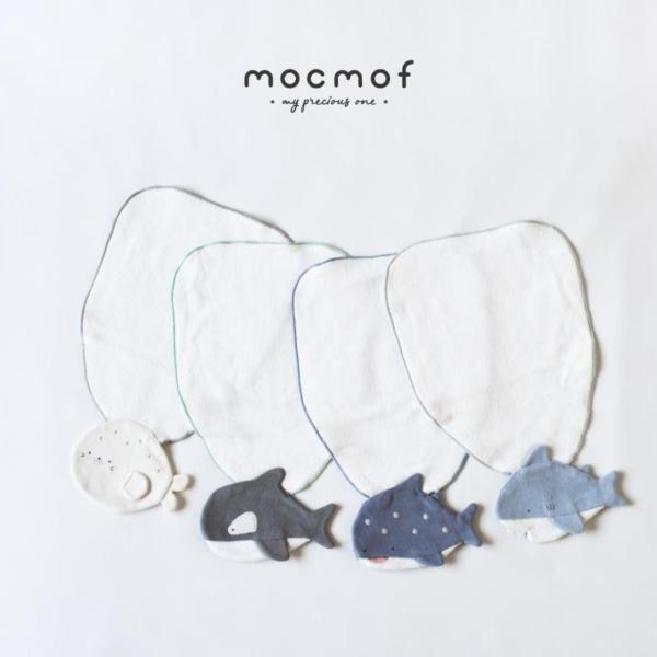 【商品説明】襟から覗くモチーフが愛らしいデザイン。ベビーの背中に差し込んで汗を吸収。取替もカンタンで長時間のお出かけや旅行にもおすすめ。すぐにお着替えできない時にも活躍。汗をかかない時は、よだれ拭きのハンカチとして。赤ちゃんの背中を快適に保...